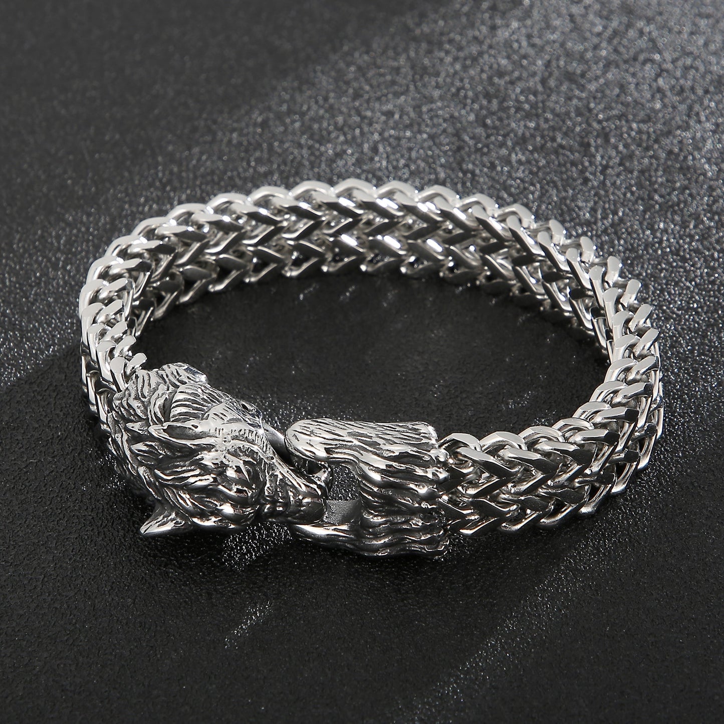 Wolf Head Animal Punk Men Bracelet Viking Retro Stainless Steel Wristband Charm Trendy Mesh Chain Bangle Jewelry