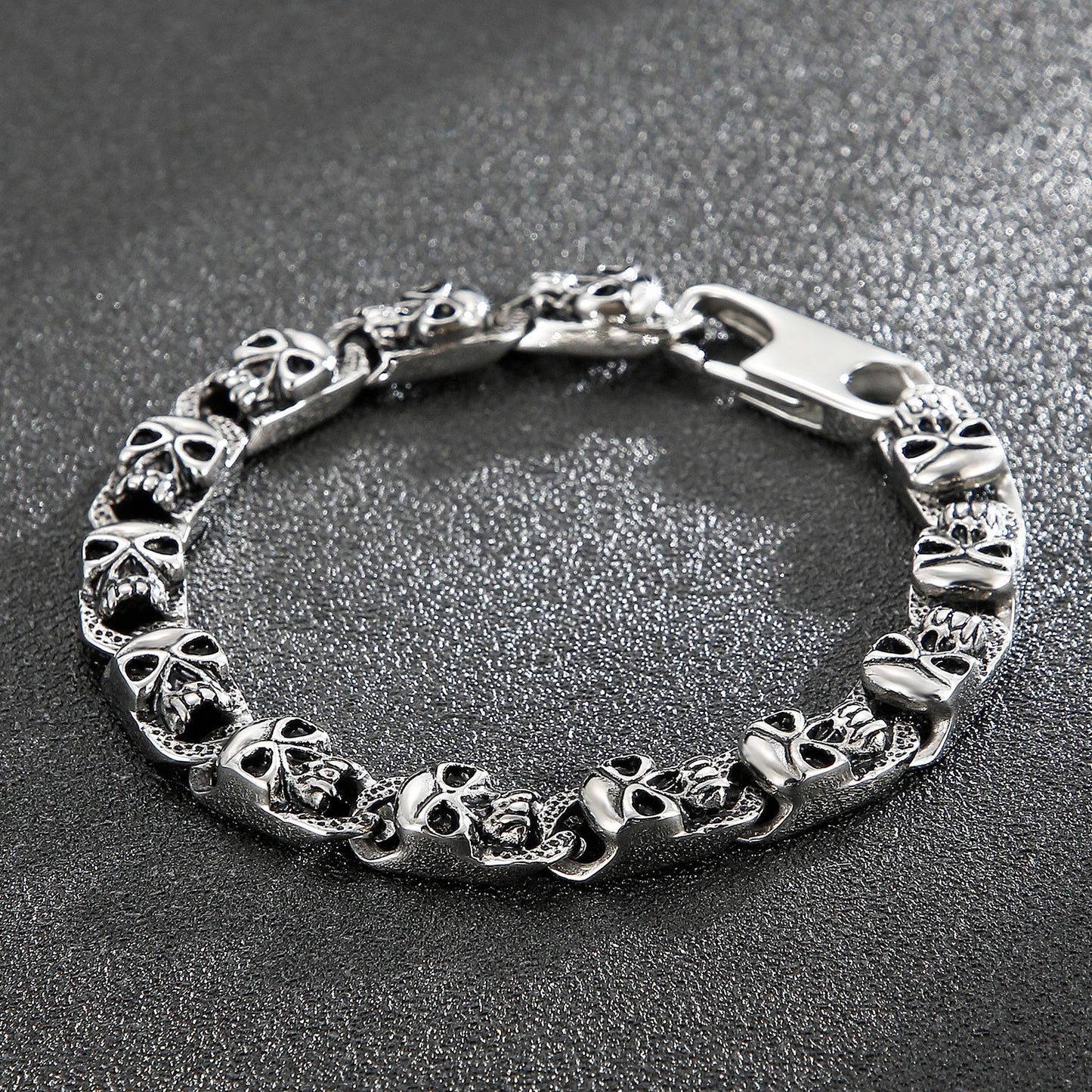 Men Vine Skull Overlapping Pattern Darkness Jewelry Carving Shiny Design Fashion Traditional Retro Punk Bracelet