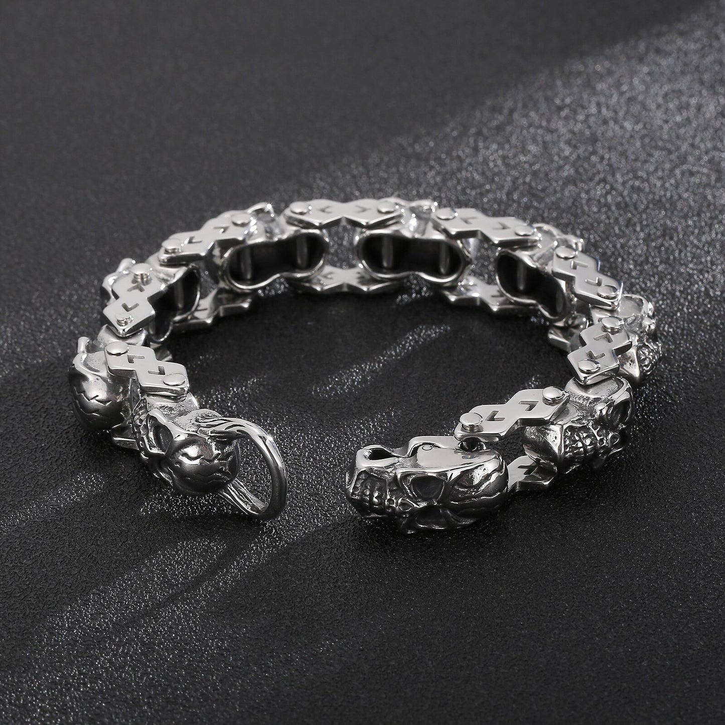 Skull Head Gothic Viking Men Bracelet Stainless Steel Punk Rock Band Fashion Design Biker Bangle Jewelry