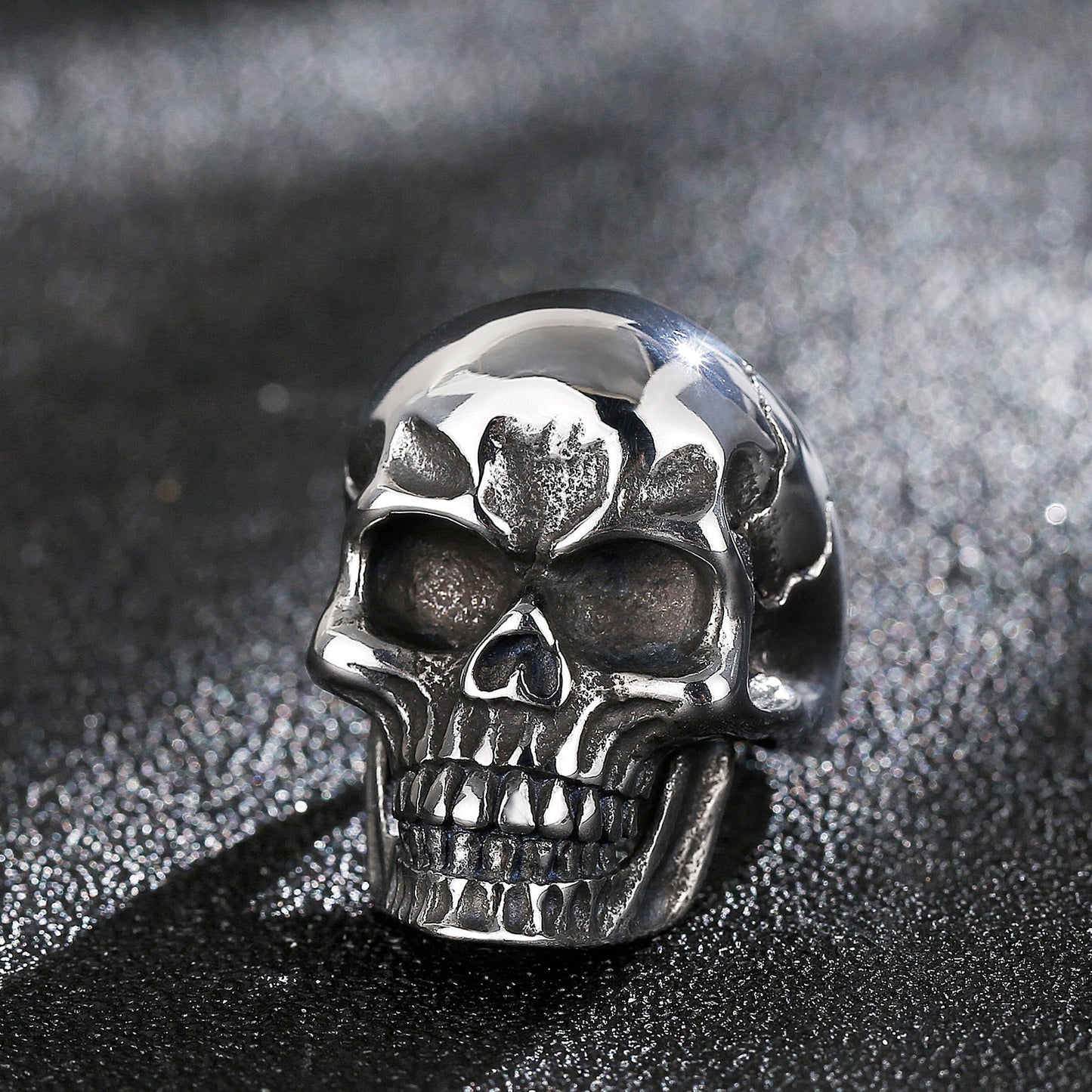 Gothic Cracked Skull Heavy Signet Ring