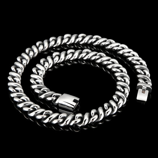Twisted Cuban Chain Necklace